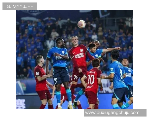 香港足球明星莅临滨州激情对决引发球迷热潮盛况空前 香港足球明星莅临滨州激情对决引发球迷热潮盛况空前